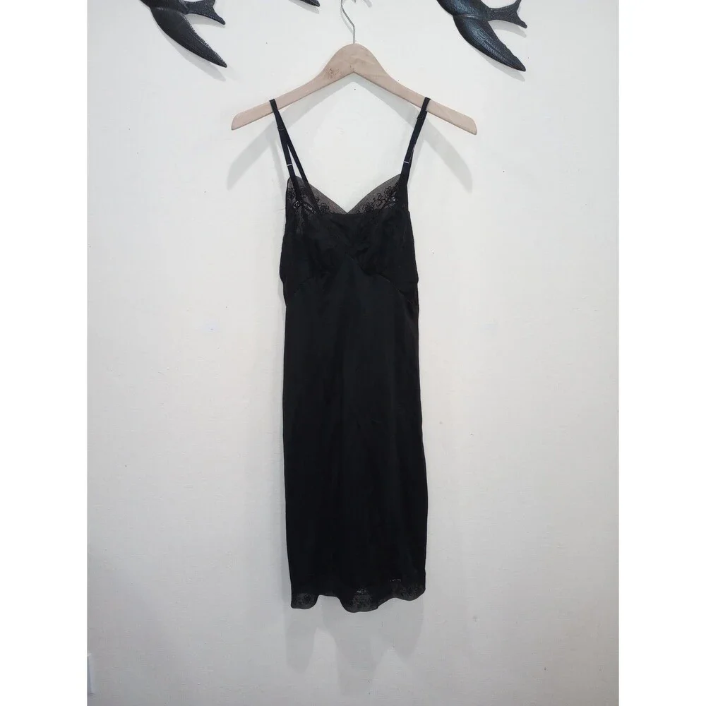Vintage 1950's Vanity Fair Black Slip  - Size 32 / XS - S
